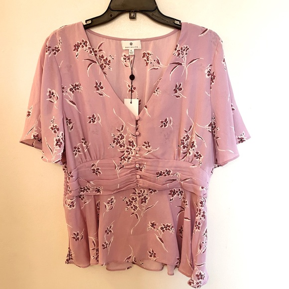 Socialite - Size XL Pink V-Neck Button Peplum Waist Floral Blouse NWT - Picture 1 of 8